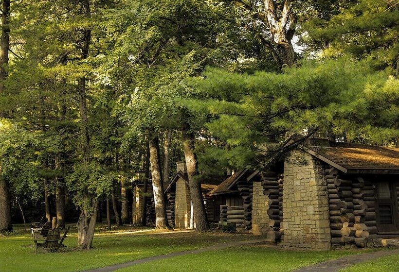 酒店 White Pines Lodge