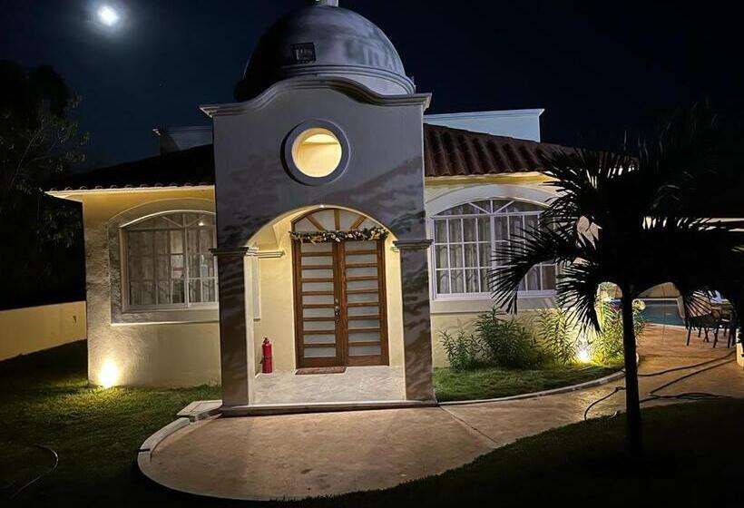 پانسیون Leopolds Village