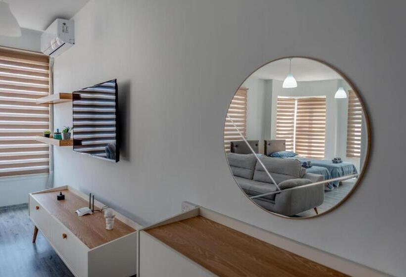 پانسیون Nicosia Suites