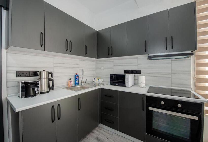 پانسیون Nicosia Suites