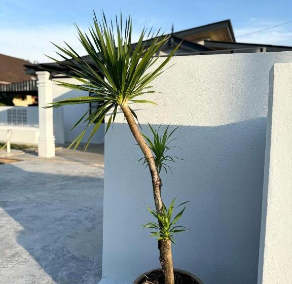 بنسيون Rumah Jambu Manis Netflix,free Wifi, 3 Minutes To Kuala Berang