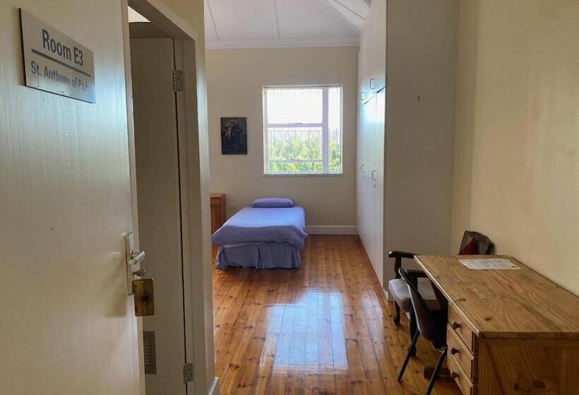 פנסיון St Luke S Retreat Centre And Guest House