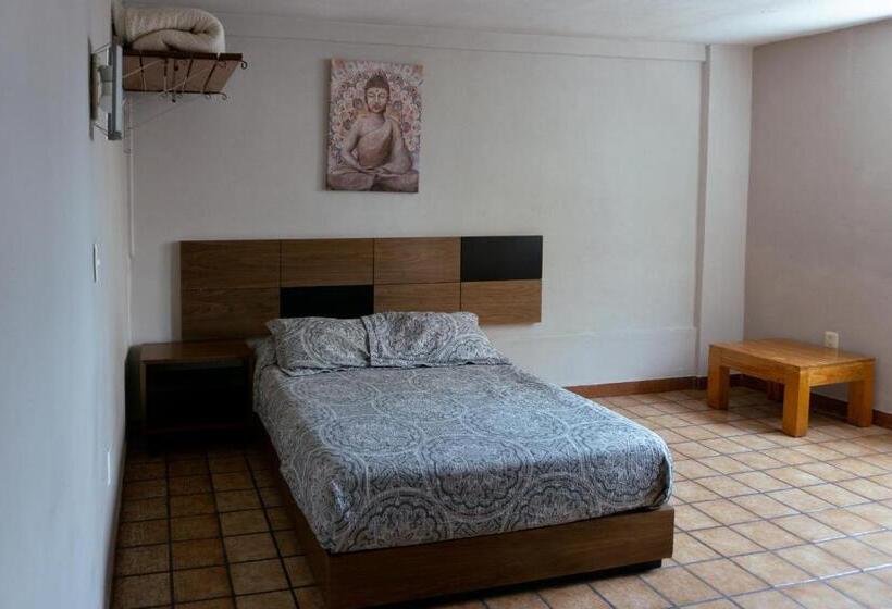 هتل کپسول Casa Barcelona San Luis Potosí
