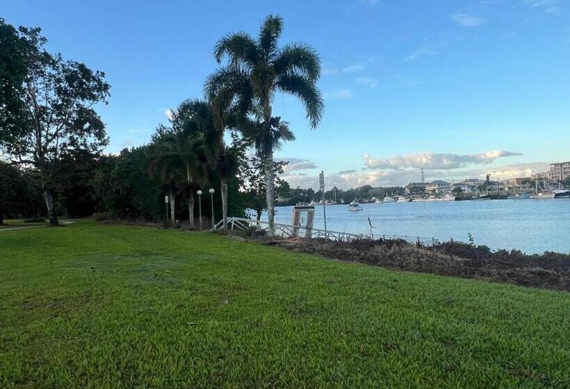 Innisfail Riverfront Motel