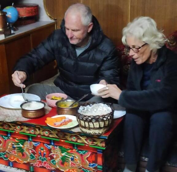 펜션 Losar Guest House Ladakh By Lexstays