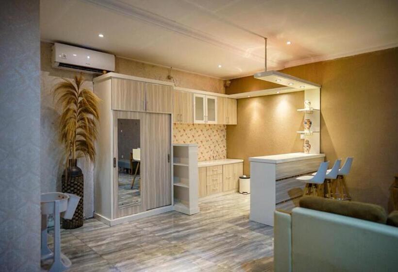 بنسيون Villa Ambarwati