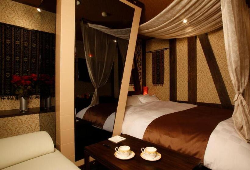 בית מלון כפרי K S Aba Adult Only