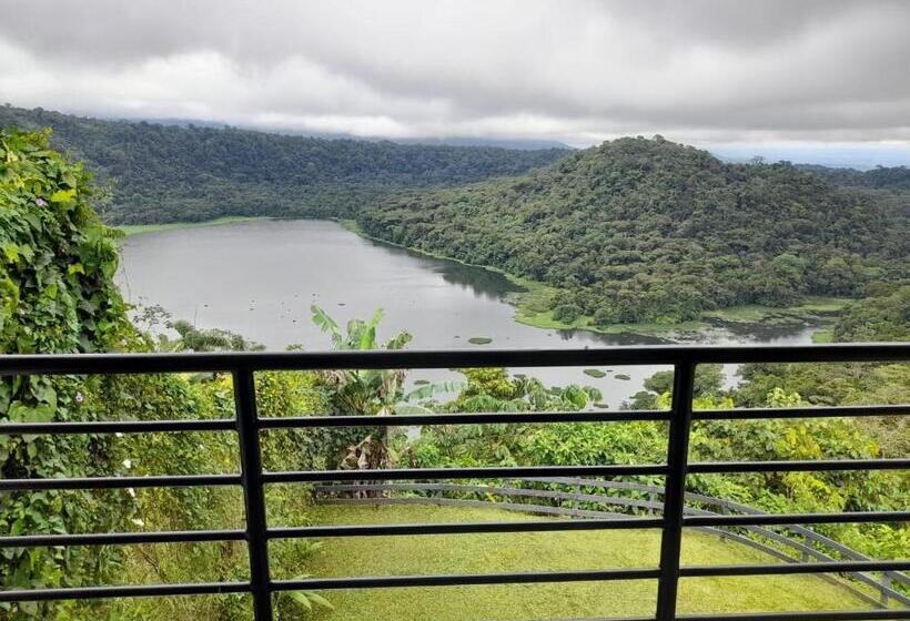 Отель Volcan Hule Lodging