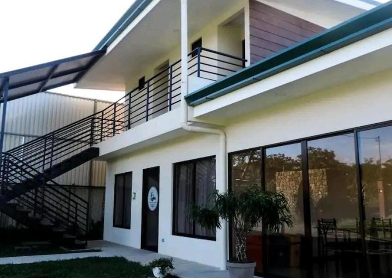 Отель Volcan Hule Lodging