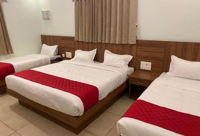 استراحتگاه 100 Oaks Estate