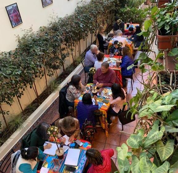 تختخواب و صبحانه La Farola