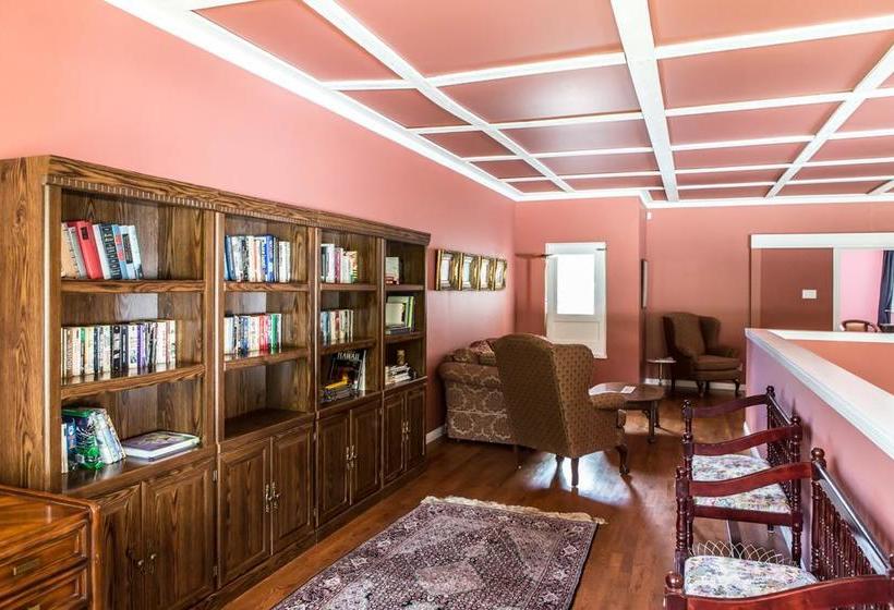 مبيت وإفطار Sleepy Creek Country Manor