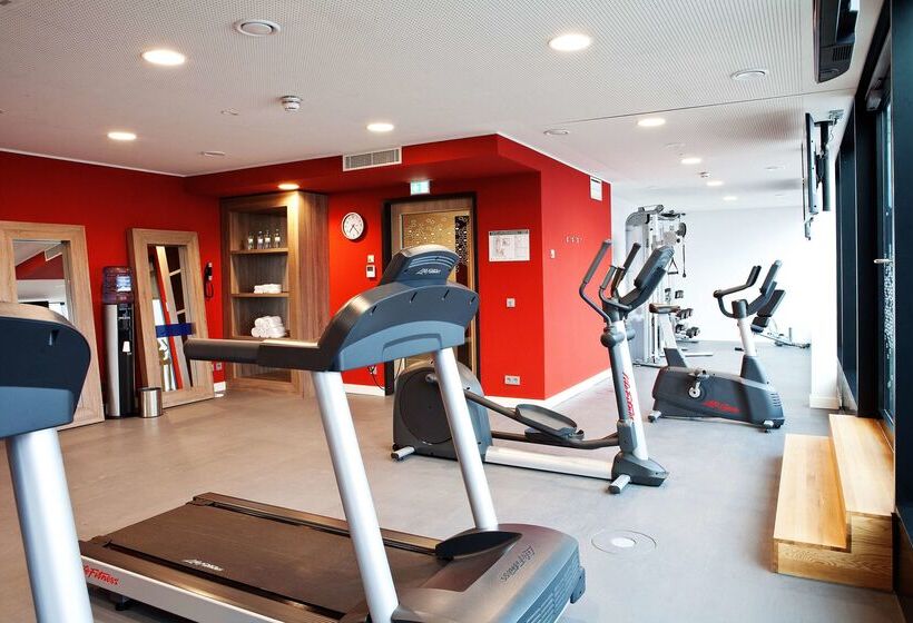 هتل Hampton By Hilton Aachen Tivoli