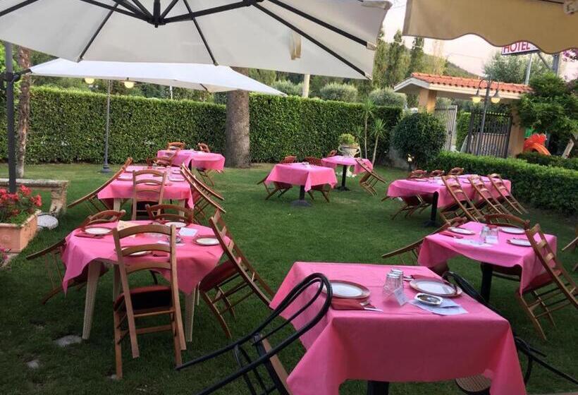 فندق Il Salice