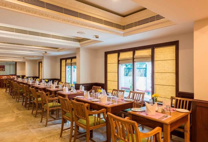 Отель Regenta Central Herald Mysore