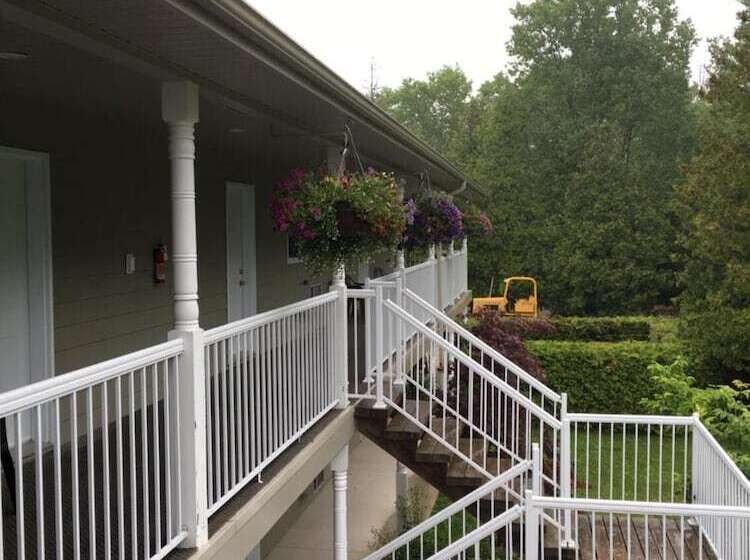 モーテル Adventure The Bruce Inn   Recently Renovated With Outdoor Hot Tub