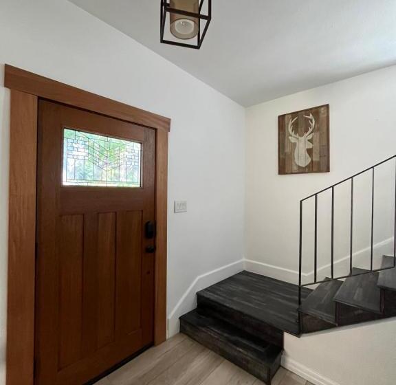 هاستل Green House