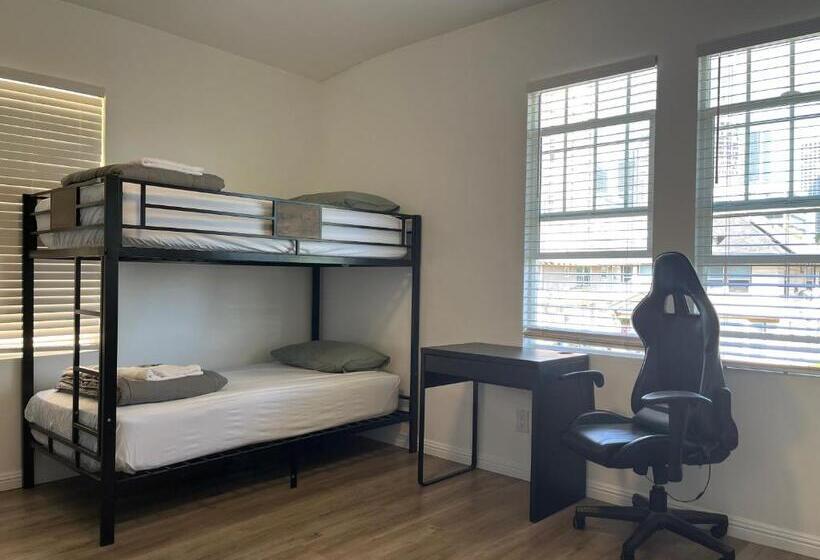 هاستل Green House