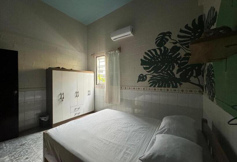 فندق صغير Hostal Tia Reyna
