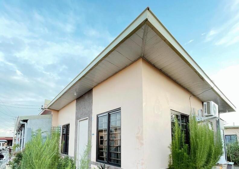 ユースホステル Cozy 2 Bedroom Family House Near Clark & Angeles City