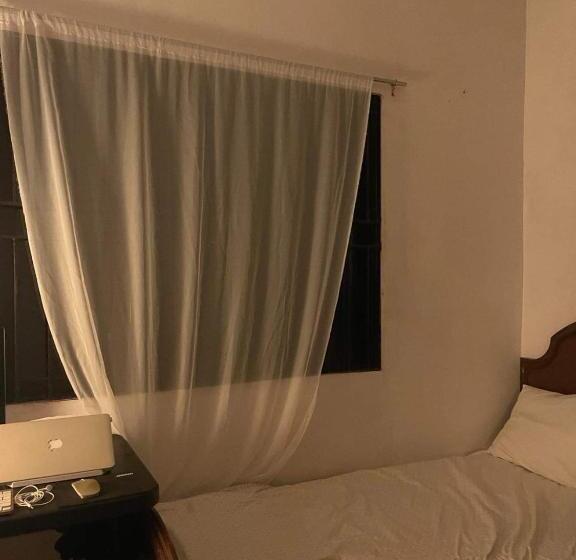 ユースホステル Cozy 2 Bedroom Family House Near Clark & Angeles City