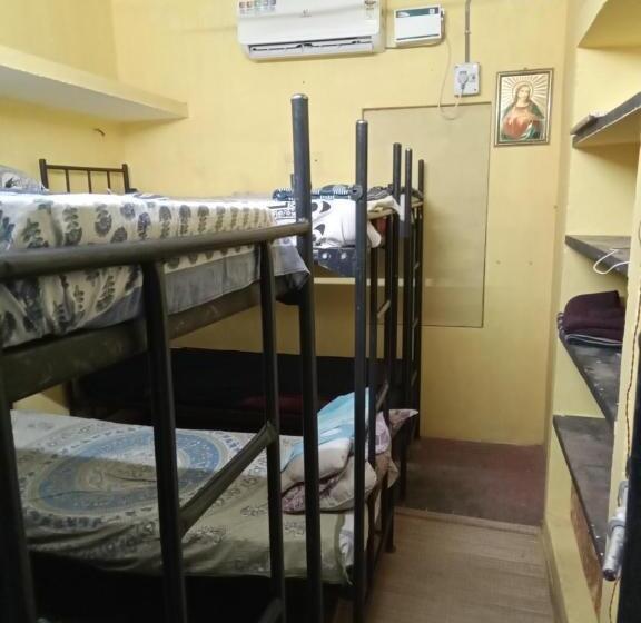 La Valentine Solo Hostel