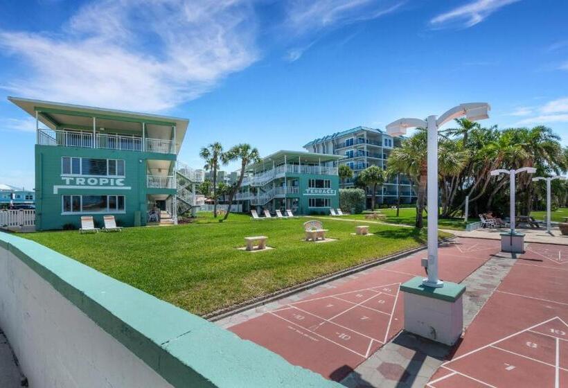 Tropic Terrace #19 Beachfront Resort Suite