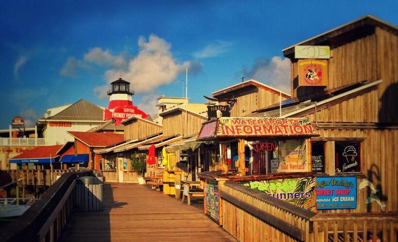 Tropic Terrace Suite #11 Beachfront Resort