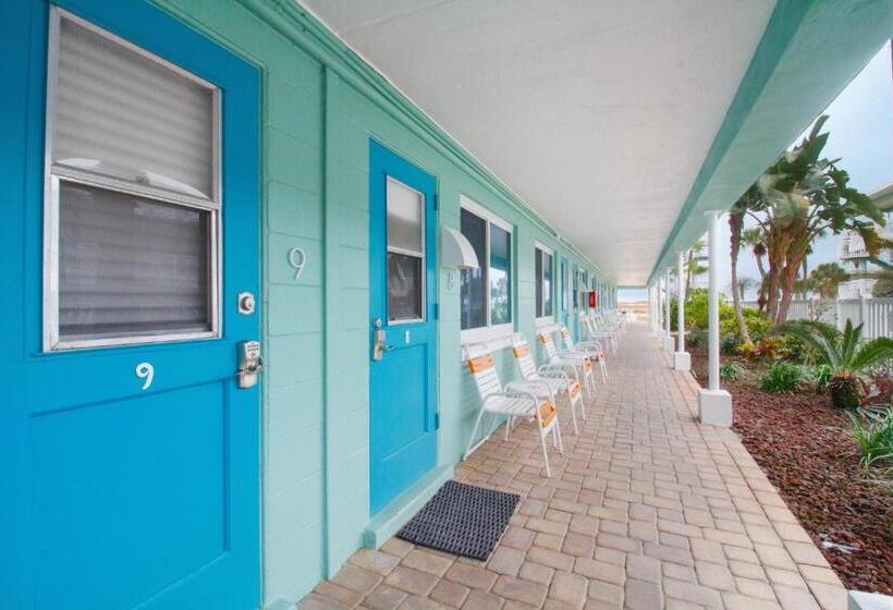 Tropic Terrace Suite #9 Beachfront Resort