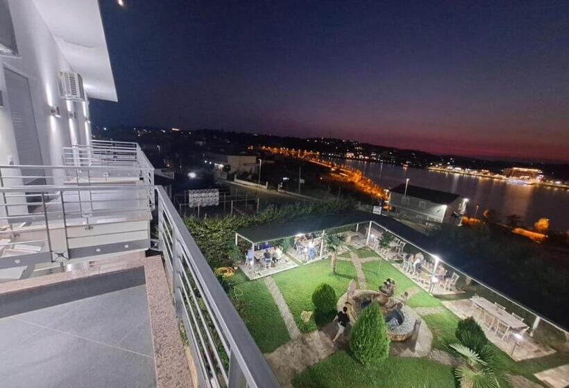 مبيت وإفطار Bar Restorant Hotel Rama