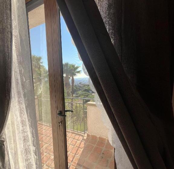 Bed and Breakfast Villa Robi