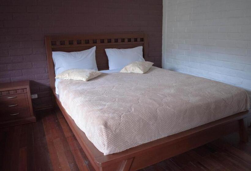 هتل Hostal El Eden