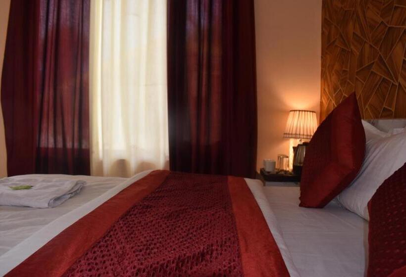 فندق Shri Krishna Farms& Resorts