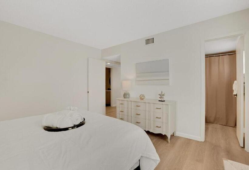 אתר נופש Sugar Sand Sanctuary   Beach Condominium