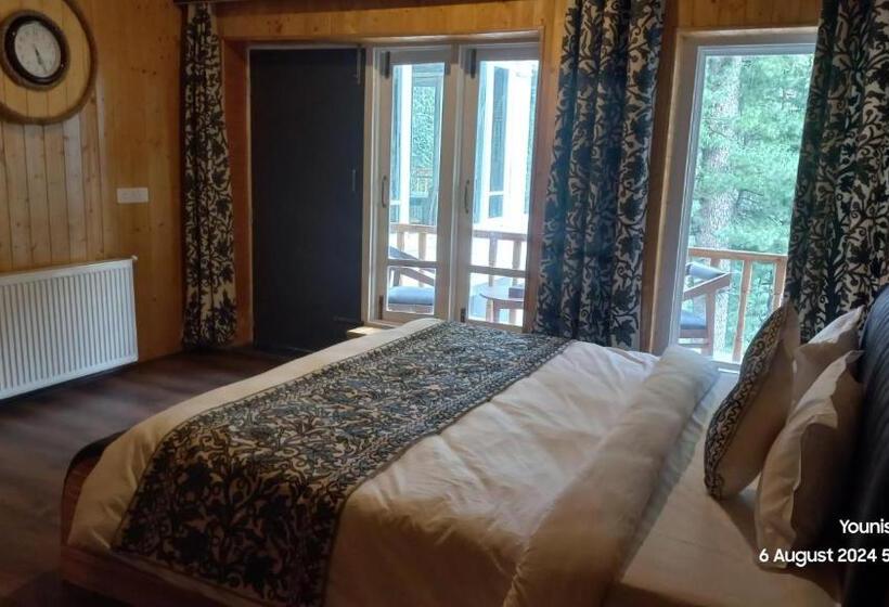 Xenious White House Eco Resort