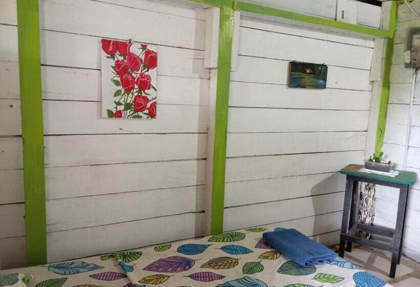 هاستل Posada Madre Tierra