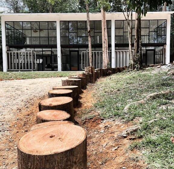 مبيت وإفطار Al Villa Kecv