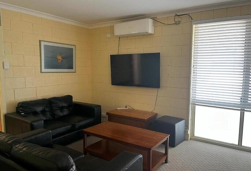 فندق Esperance Travellers Inn