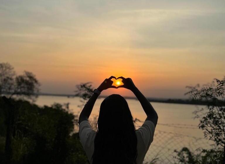 ホテル Hellen Tour Company And Accomodation