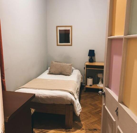 هتل Universitario