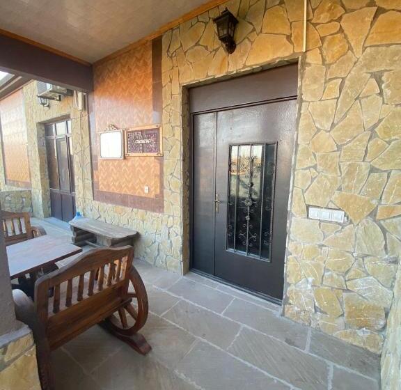 بنسيون Baku Eagle House