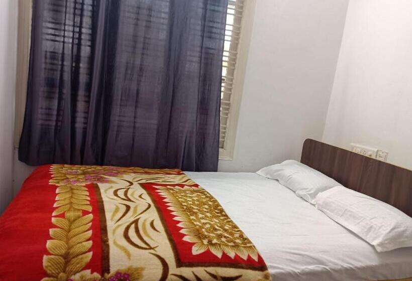 酒店 Srinivasa Residency