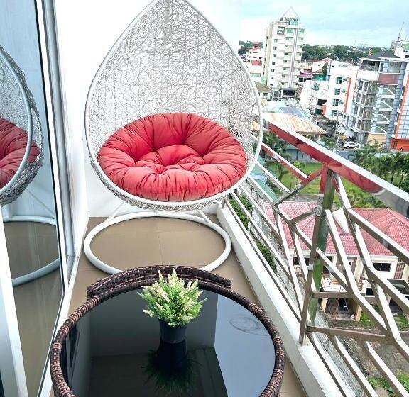 酒店 Deluxe Room With King Bed And Balcony At Kandi Palace