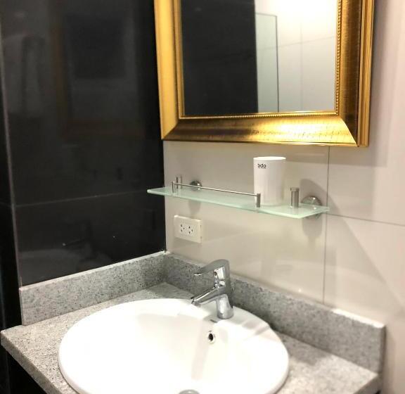 酒店 Deluxe Room With King Bed And Balcony At Kandi Palace