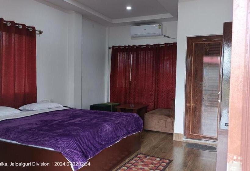 בית מלון כפרי Gangotri Resort