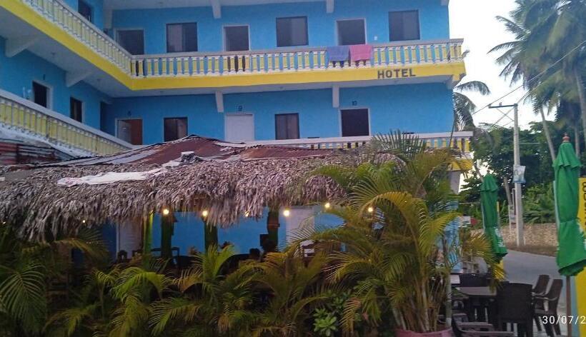 هتل Los Cocos