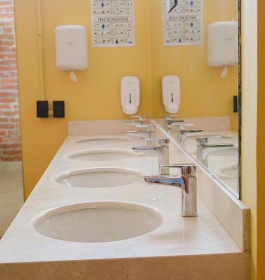 پانسیون Bodegante Hostal 3