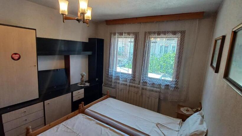 פנסיון Dumanova House