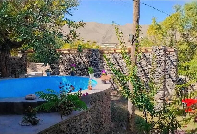פנסיון Nosir Guesthouse