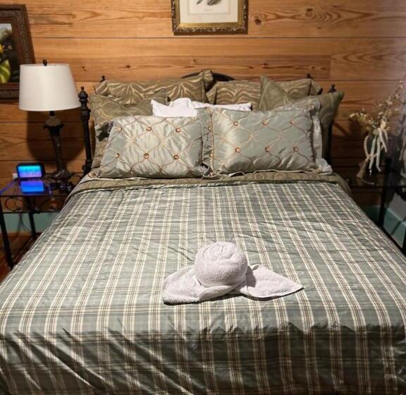 فندق Chipley S Squareview Inn & Venue